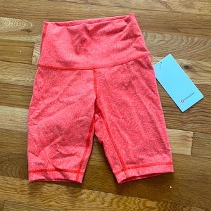 Lululemon Wunder Train HR short 8”